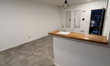 ALQUILER HERMOSO DUPLEX DE CATEGORIA: CON 2 DORMITORIOS, PATIO Y GARAGE CON PORTON AUTOMATICO, ACHUPALLAS 1045 ESQ CONDARCO -TEMPERLEY-