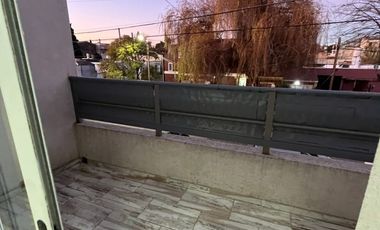 ALQUILER HERMOSO DUPLEX DE CATEGORIA: CON 2 DORMITORIOS, PATIO Y GARAGE CON PORTON AUTOMATICO, ACHUPALLAS 1045 ESQ CONDARCO -TEMPERLEY-