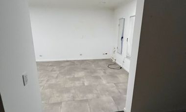 ALQUILER HERMOSO DUPLEX DE CATEGORIA: CON 2 DORMITORIOS, PATIO Y GARAGE CON PORTON AUTOMATICO, ACHUPALLAS 1045 ESQ CONDARCO -TEMPERLEY-