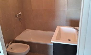 ALQUILO MONOAMBIENTE MORON SUR LISTO PARA MUDARSE BAJAS EXPENSAS-APTO PROFESIONAL A ESTRENAR