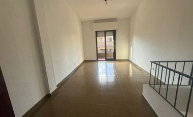 ALQUILER DUPLEX DOS AMBIENTES CON PATIO PROPIO