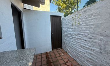 ALQUILER DUPLEX DOS AMBIENTES CON PATIO PROPIO