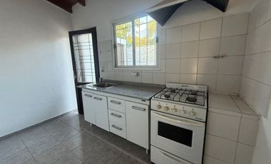ALQUILER DUPLEX DOS AMBIENTES CON PATIO PROPIO