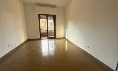ALQUILER DUPLEX DOS AMBIENTES CON PATIO PROPIO
