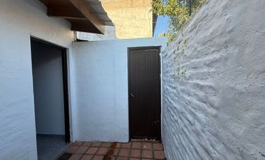 ALQUILER DUPLEX DOS AMBIENTES CON PATIO PROPIO