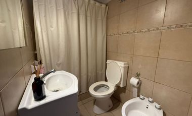 ALQUILER DUPLEX DOS AMBIENTES CON PATIO PROPIO