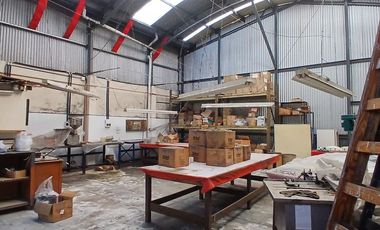 Venta - Galpón en Munro - Zona Industrial