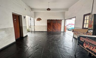 VENTA CASA 4 AMB BERNAL CENTRO GARAGE Y JARDIN