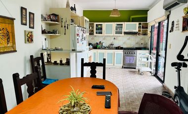 VENTA CASA 4 AMB BERNAL CENTRO GARAGE Y JARDIN