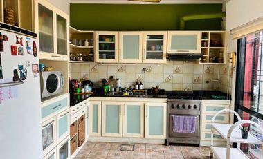 VENTA CASA 4 AMB BERNAL CENTRO GARAGE Y JARDIN