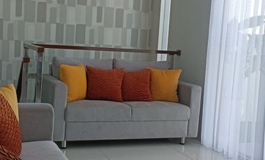 Di jual rumah 3 lantai full furnish + kolam renang pribadi