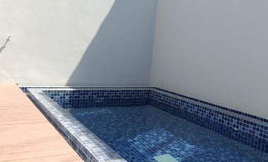 Di jual rumah 3 lantai full furnish + kolam renang pribadi