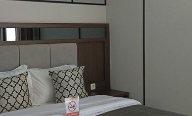 Di jual rumah 3 lantai full furnish + kolam renang pribadi