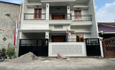 JUAL RUMAH SIAP PAKAI AREA PURBAYAN GENTAN , DEKAT LAWEYAN, PURWOSARI