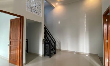 JUAL RUMAH SIAP PAKAI AREA PURBAYAN GENTAN , DEKAT LAWEYAN, PURWOSARI