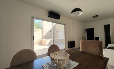 CASA EN VENTA, EN BERNAL RECICLADA Y CASA ANTIGUA