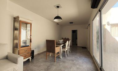 CASA EN VENTA, EN BERNAL RECICLADA Y CASA ANTIGUA
