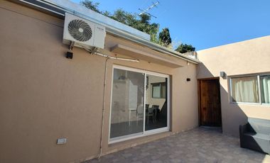 CASA EN VENTA, EN BERNAL RECICLADA Y CASA ANTIGUA