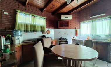 CASA EN VENTA, EN BERNAL RECICLADA Y CASA ANTIGUA