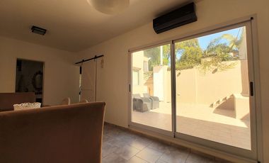 CASA EN VENTA, EN BERNAL RECICLADA Y CASA ANTIGUA