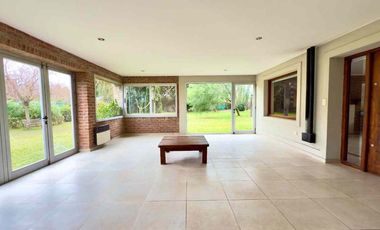 Casa en venta City Bell 4 dormitorios Pileta