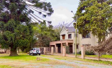Casa en venta City Bell 4 dormitorios Pileta