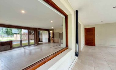 Casa en venta City Bell 4 dormitorios Pileta