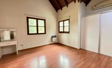 Casa en venta City Bell 4 dormitorios Pileta