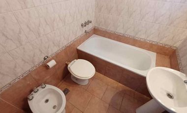 Alquiler V. Urquiza monoambiente con balcón