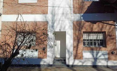 Alquiler V. Urquiza monoambiente con balcón