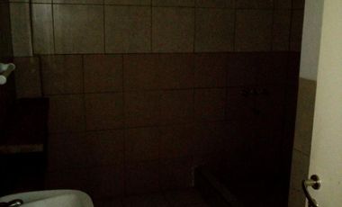 DEPARTAMENTO 3 AMB PLANTA BAJA CON PATIO , COCHERA. EXPENSAS Y ABLINCLUIDAS TIGRE MAIPU 313 COMPLEJO CON PISCINA