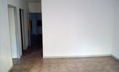 DEPARTAMENTO 3 AMB PLANTA BAJA CON PATIO , COCHERA. EXPENSAS Y ABLINCLUIDAS TIGRE MAIPU 313 COMPLEJO CON PISCINA