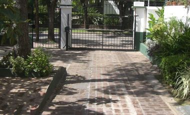 DEPARTAMENTO 3 AMB PLANTA BAJA CON PATIO , COCHERA. EXPENSAS Y ABLINCLUIDAS TIGRE MAIPU 313 COMPLEJO CON PISCINA