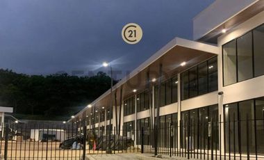 Local esquinero 37.85 m² en Plaza Comercial alto trafico La Joya