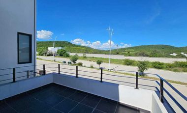 CASA EN VENTA EN RESIDENCIAL EL ENCINO, QUERÉTARO.