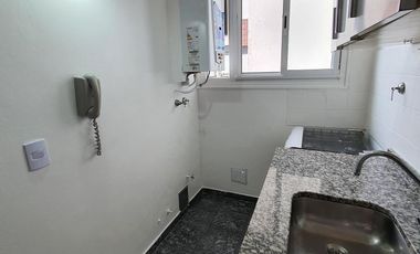 Departamento monoambiente en venta en Wilde Centro