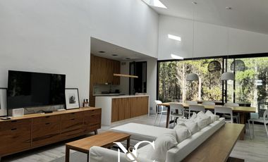 Casa en venta en Costa Esmeralda con fondo libre