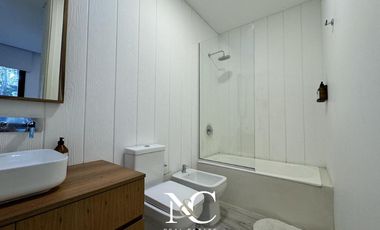 Casa en venta en Costa Esmeralda con fondo libre