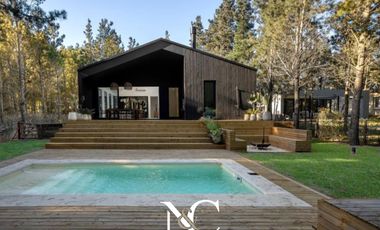 Casa en venta en Costa Esmeralda con fondo libre