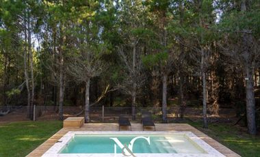 Casa en venta en Costa Esmeralda con fondo libre