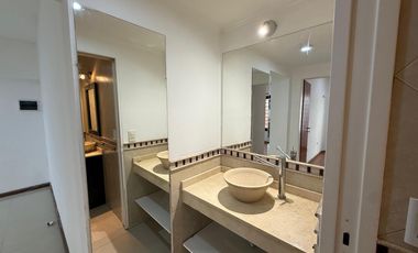 Departamento ph dos ambientes con patio en alquiler en Wilde