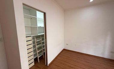 Departamento ph dos ambientes con patio en alquiler en Wilde
