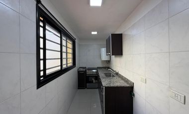 Departamento ph dos ambientes con patio en alquiler en Wilde