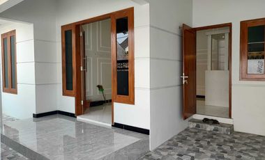 Rumah solo gentan baki dekat Safira purbayan luwes pajang