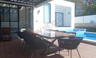 Hogar Contemporáneo en San Diego Alcalá, Ixtapan