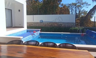 Hogar Contemporáneo en San Diego Alcalá, Ixtapan