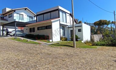 Hogar Contemporáneo en San Diego Alcalá, Ixtapan