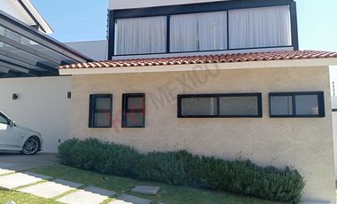 Hogar Contemporáneo en San Diego Alcalá, Ixtapan