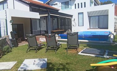 Hogar Contemporáneo en San Diego Alcalá, Ixtapan