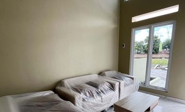 Rumah Baru Dekat Ke Kampus UNS Pesan Bangun 1 dan. Lantai